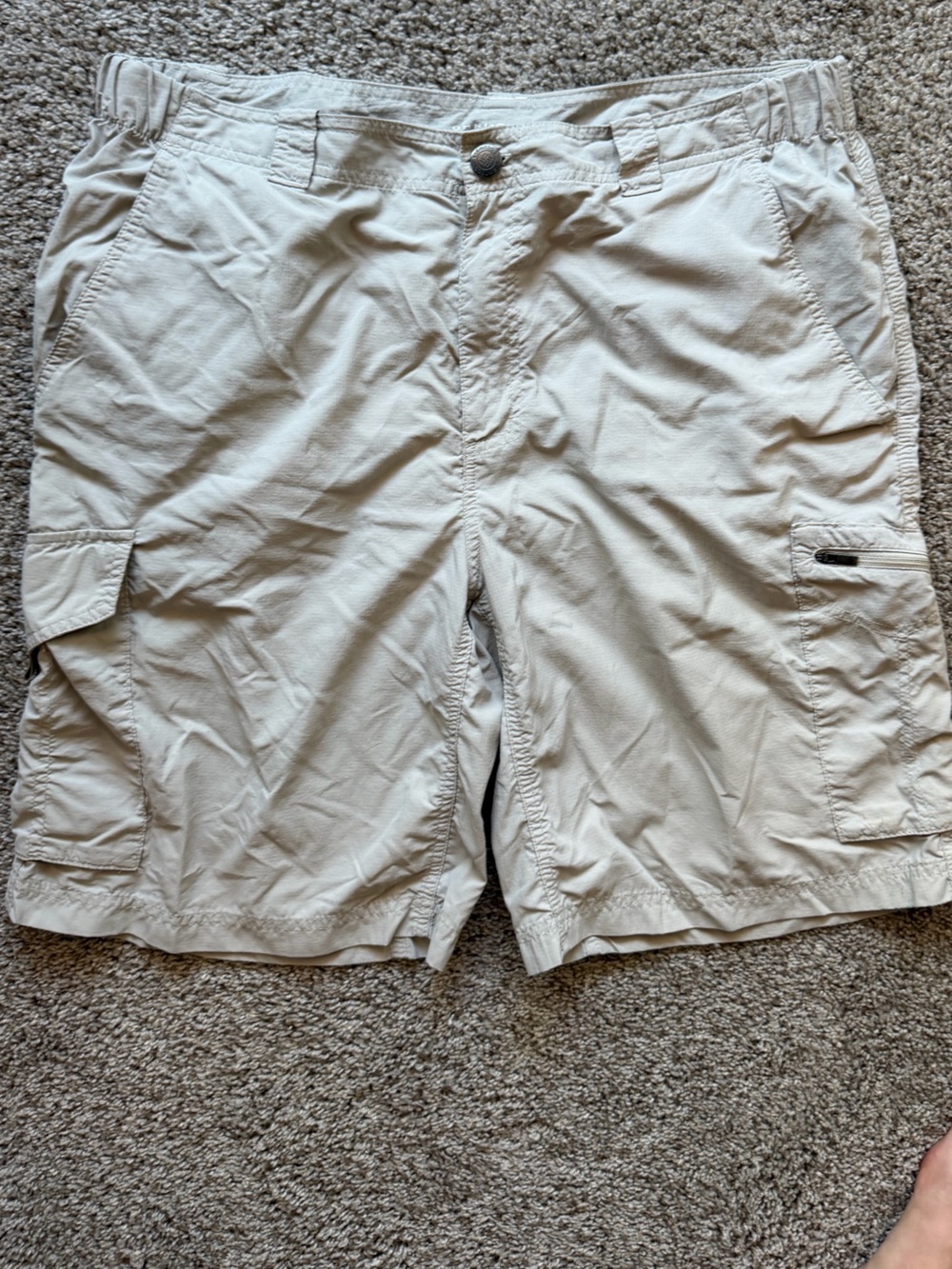 Columbia Mens Cargo Shorts Size 36 Omni Shade Hiking Outdoor in Tan Beige 36x10